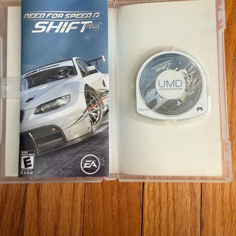 Need for Speed: Shift - White Edition - Picture 2 of 3